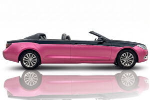 Limosina modelo convertible color rosa con negro